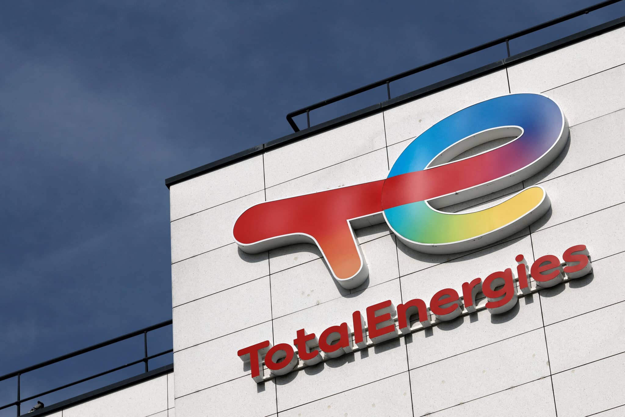 UK Withdraws $1.15 Billion Funding from TotalEnergies’ Mozambique LNG Project Due to Rising Risks
